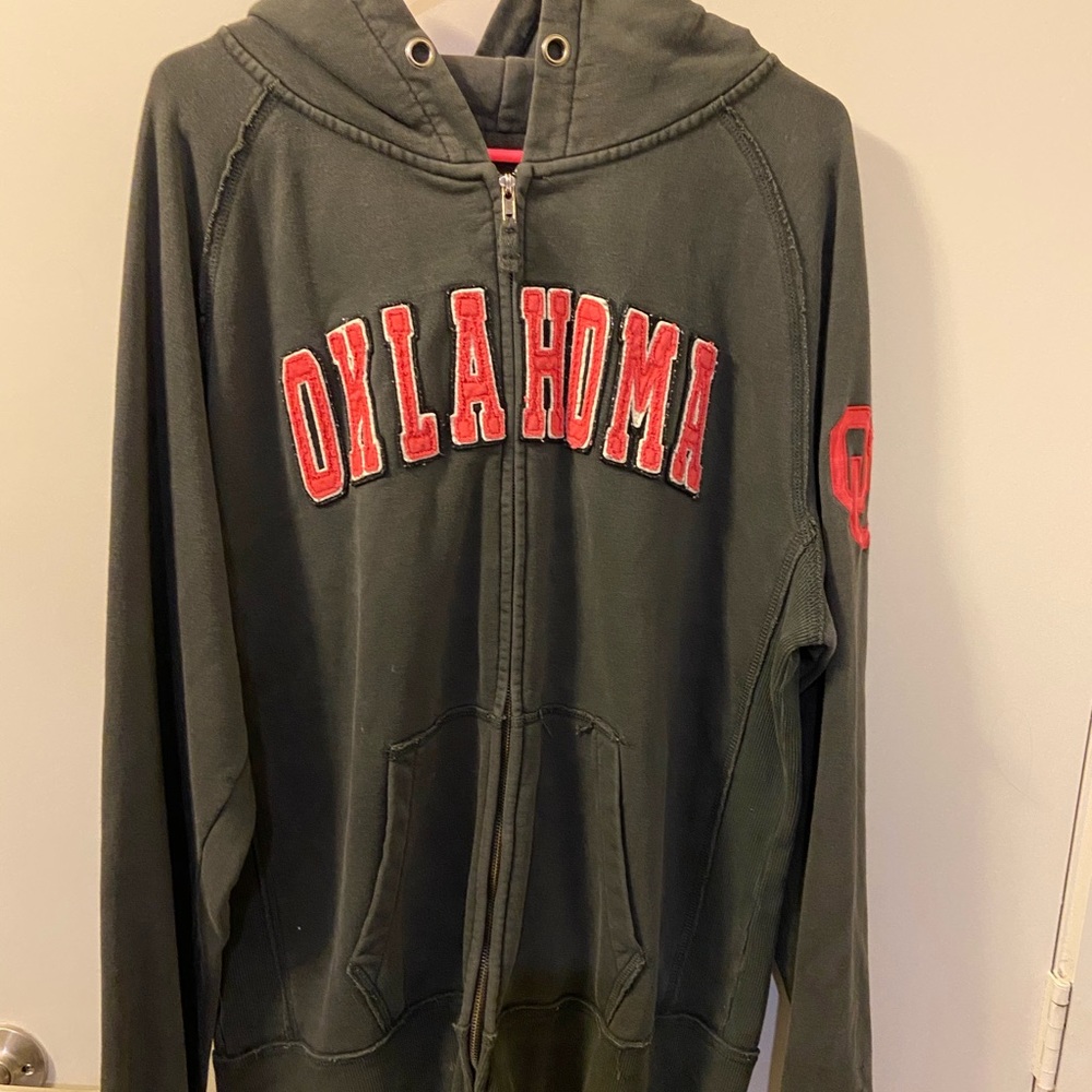 Oklahoma Sooners zip up